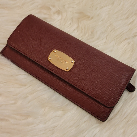 Michael Kors burgandy leather wallet - Picture 1 of 9